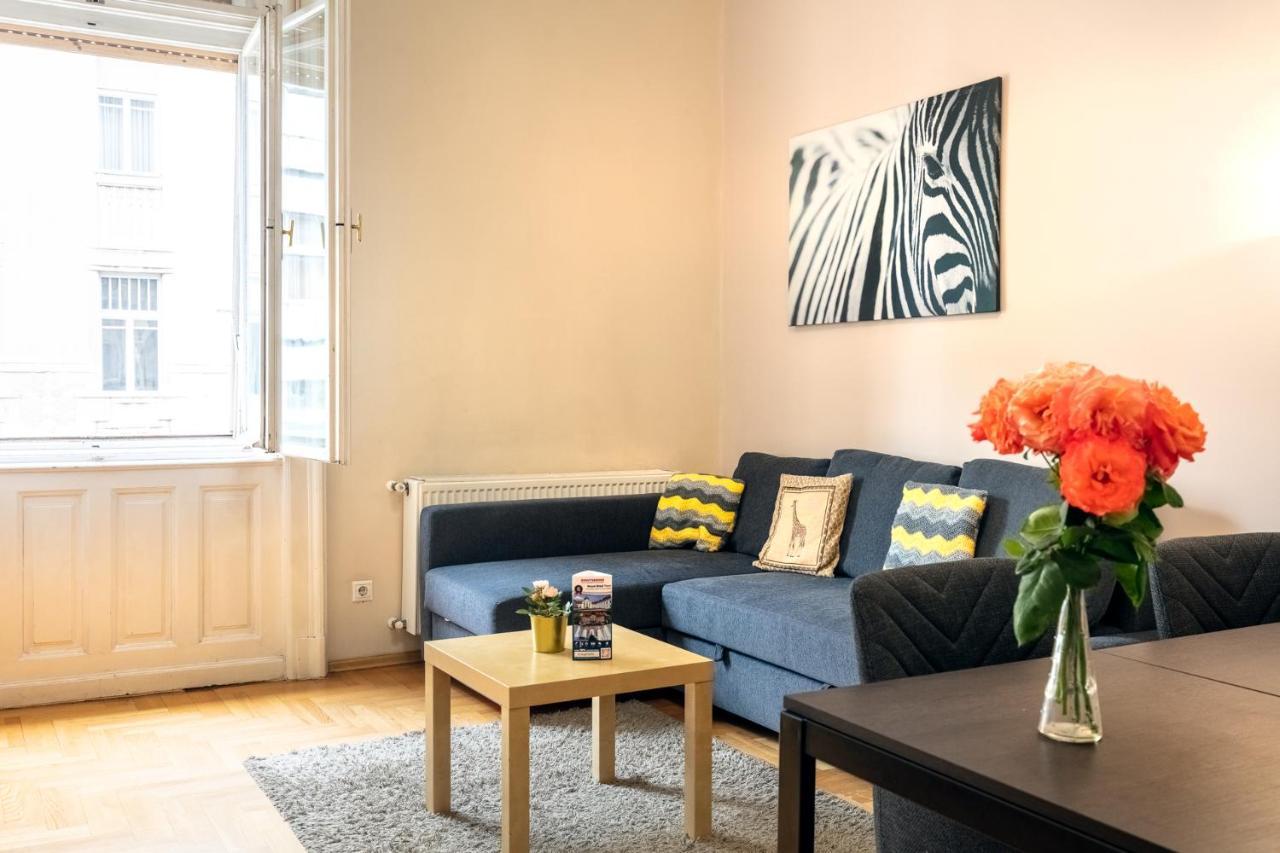 Orangehomes Kalvin Sq 2 Bedroom Apartment Budapest Bagian luar foto